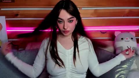 Emily online show from December 3, 8:00 am