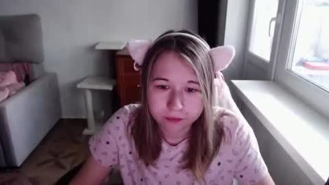 Snapshot of emilyway chatting on June 11, 9:29 am emilyway online show from June 11, 9:29 am