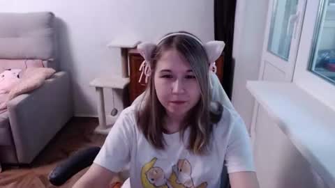 Snapshot of emilyway chatting on June 13, 12:30 am emilyway online show from June 13, 12:30 am