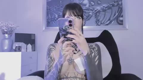 ELLE DANIELLE online show from June 19, 5:01 am