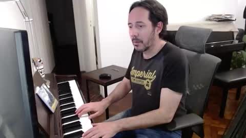 Snapshot of emipianin chatting on November 1, 4:14 am emipianin online show from November 1, 4:14 am