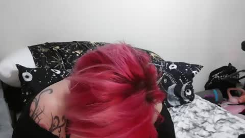 emma lotacurves online show from January 1, 1:37 am