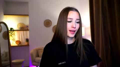 Snapshot of emma__cutiee chatting on January 9, 10:31 pm Your Emma online show from January 9, 10:31 pm