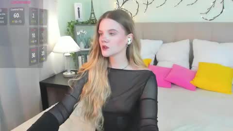 emma__peach online show from May 9, 9:03 am