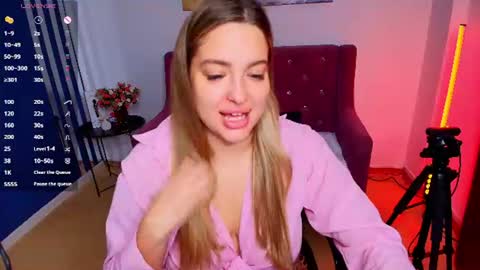 Snapshot of emma__rosss chatting on July 19, 1:53 am emma__rosss online show from July 19, 1:53 am