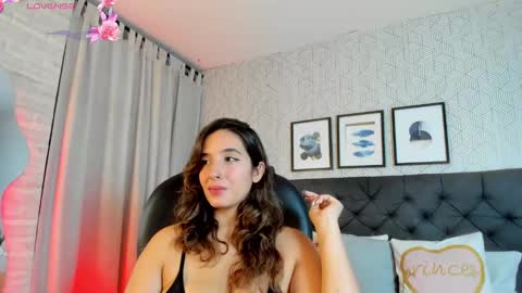 Snapshot of emma__smith01 chatting on February 20, 12:57 pm Emma online show from February 20, 12:57 pm