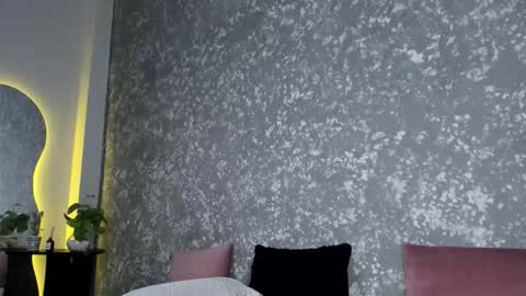 Emma online show from March 9, 7:40 pm