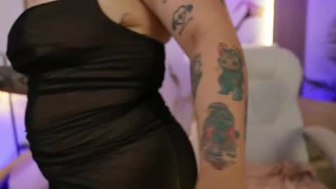 emma__walkerr_ online show from April 18, 7:07 pm