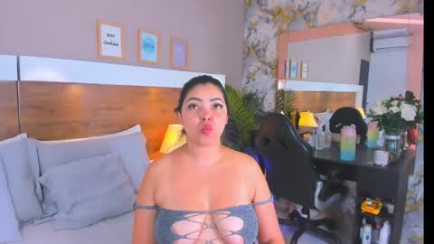 Snapshot of emma_bakker_ chatting on April 13, 12:10 pm Emma online show from April 13, 12:10 pm