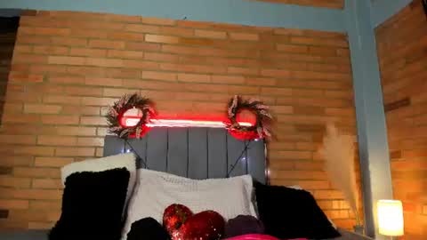 Hey Im EmmaHelp me reach 100 likes online show from June 22, 7:22 pm