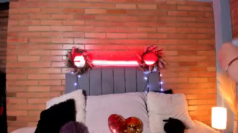 Hey Im EmmaHelp me reach 100 likes online show from July 10, 7:16 pm