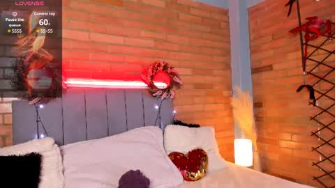 Hey Im EmmaHelp me reach 100 likes online show from July 16, 7:09 pm