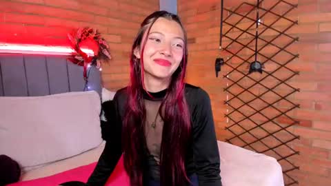 Hey Im EmmaHelp me reach 100 likes online show from July 23, 7:01 pm