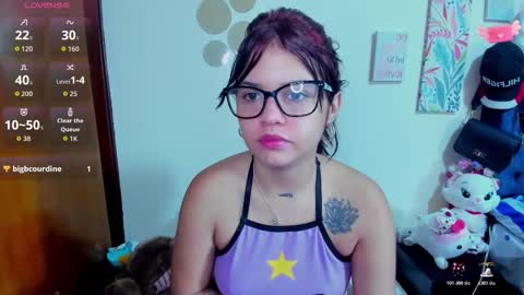 emma_boo_ online show from November 11, 1:33 pm
