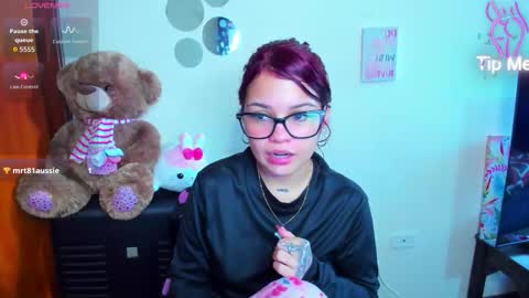 emma_boo_ online show from March 26, 4:01 pm