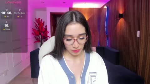 Snapshot of emma_caarter chatting on June 30, 4:13 am emma_caarter online show from June 30, 4:13 am