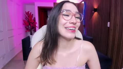Snapshot of emma_caarter chatting on July 2, 3:23 am emma_caarter online show from July 2, 3:23 am