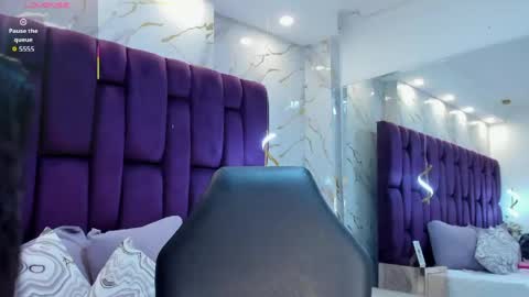 pau online show from April 16, 5:47 pm