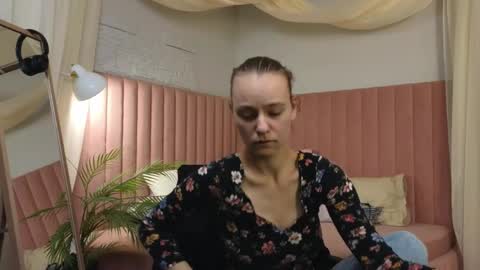 Snapshot of emma_chaser chatting on April 21, 2:51 am emma_chaser online show from April 21, 2:51 am