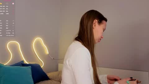 Emma online show from April 14, 1:44 am