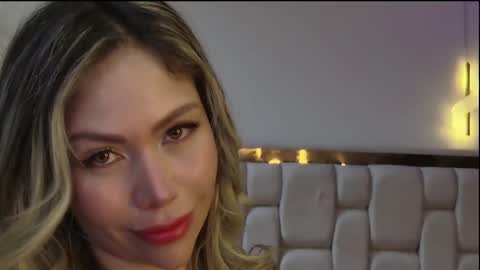 Snapshot of emma_coronel chatting on February 24, 10:30 pm emma coronel online show from February 24, 10:30 pm