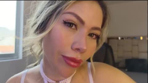 Snapshot of emma_coronel chatting on February 28, 10:11 pm emma coronel online show from February 28, 10:11 pm