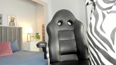 Emma online show from January 18, 12:20 pm