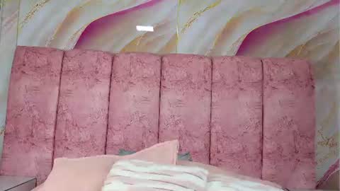 Snapshot of emma_curvy1 chatting on June 17, 3:09 am Emma online show from June 17, 3:09 am