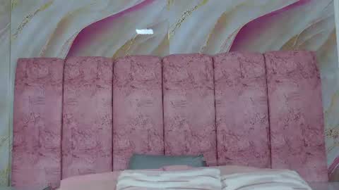 Snapshot of emma_curvy1 chatting on August 6, 3:08 am Emma online show from August 6, 3:08 am