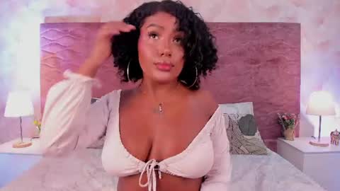 Snapshot of emma_dancer chatting on June 18, 12:09 pm emma online show from June 18, 12:09 pm