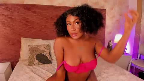 Snapshot of emma_dancer chatting on August 1, 12:48 pm emma online show from August 1, 12:48 pm