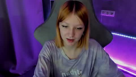 Snapshot of emma_dusk chatting on July 9, 1:09 am Emma online show from July 9, 1:09 am