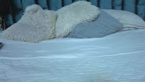 Emma online show from March 21, 7:17 pm