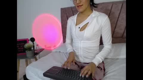 Snapshot of emma_glowof chatting on October 8, 11:35 pm Emma Glow online show from October 8, 11:35 pm
