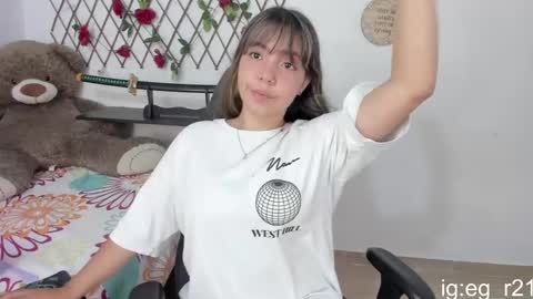 Snapshot of emma_grayys chatting on October 14, 5:52 am emma_grayys online show from October 14, 5:52 am