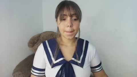 Snapshot of emma_grayys chatting on January 6, 6:17 am emma_grayys online show from January 6, 6:17 am