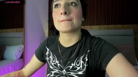 Snapshot of emma_hiltonn_ chatting on May 12, 7:11 pm E M M A online show from May 12, 7:11 pm