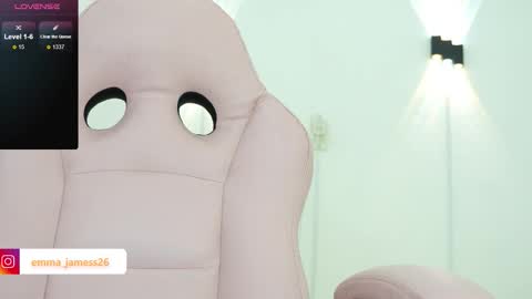 emma_jamess online show from March 19, 3:21 am