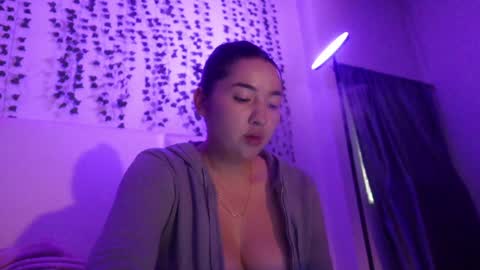 emma_johnson_ online show from October 24, 1:57 am