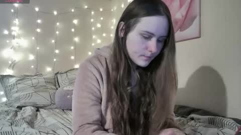 emma_just online show from December 16, 8:08 am