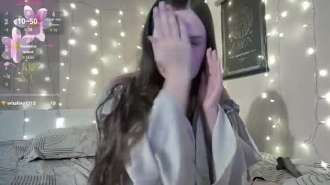 emma_just online show from April 1, 8:04 am