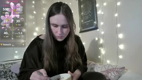 emma_just online show from April 16, 8:04 am