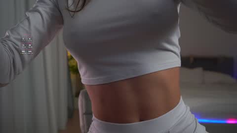 Snapshot of emma_land chatting on January 15, 6:19 pm online show from January 15, 6:19 pm