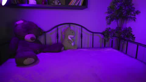 Emma online show from March 7, 10:07 pm