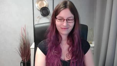 emma online show from December 29, 7:39 am