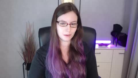 emma online show from November 21, 7:29 am