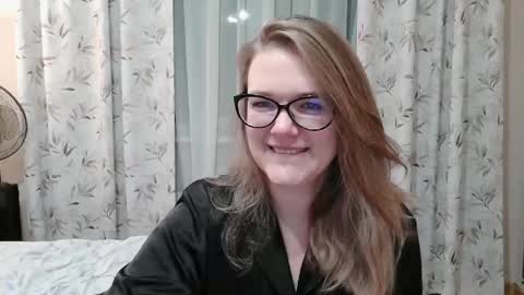 emma_misty_ online show from December 2, 6:03 pm