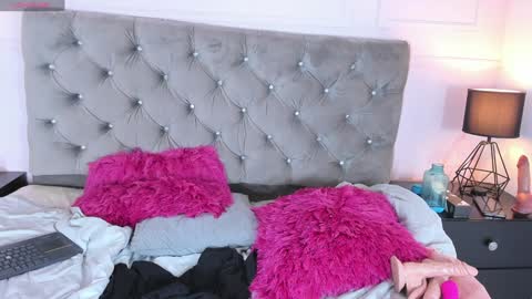 Snapshot of emma_payton chatting on January 18, 5:37 pm Emma online show from January 18, 5:37 pm