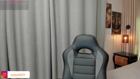 Snapshot of emma_petite4u chatting on February 20, 6:24 pm Emma online show from February 20, 6:24 pm