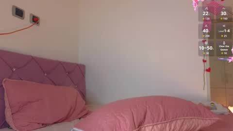 EMMA REVEES  online show from February 17, 9:28 am